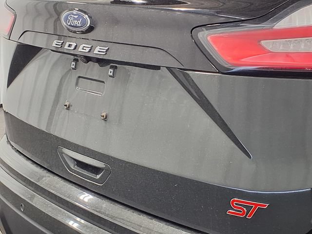 Certified 2023 Ford Edge ST w/ Equipment Group 401A AWD/4WD image 10