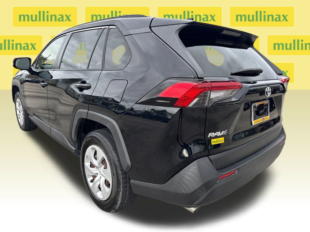 Used 2020 Toyota RAV4 LE image 7
