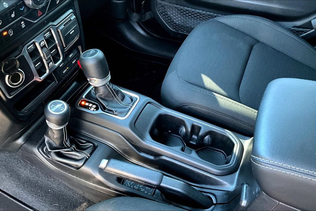 Used 2019 Jeep Wrangler Unlimited Sahara AWD/4WD image 21