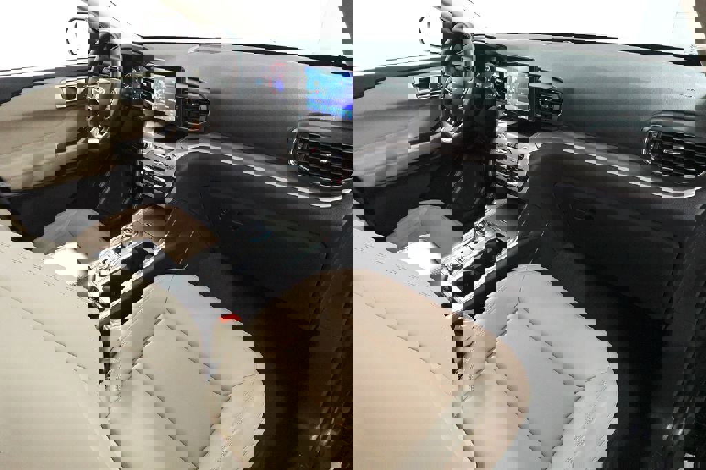 Certified 2023 Ford Explorer XLT w/ Equipment Group 202A image 33