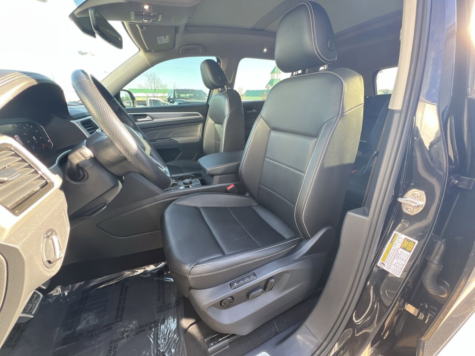 Used 2022 Volkswagen Atlas SEL R-Line image 21