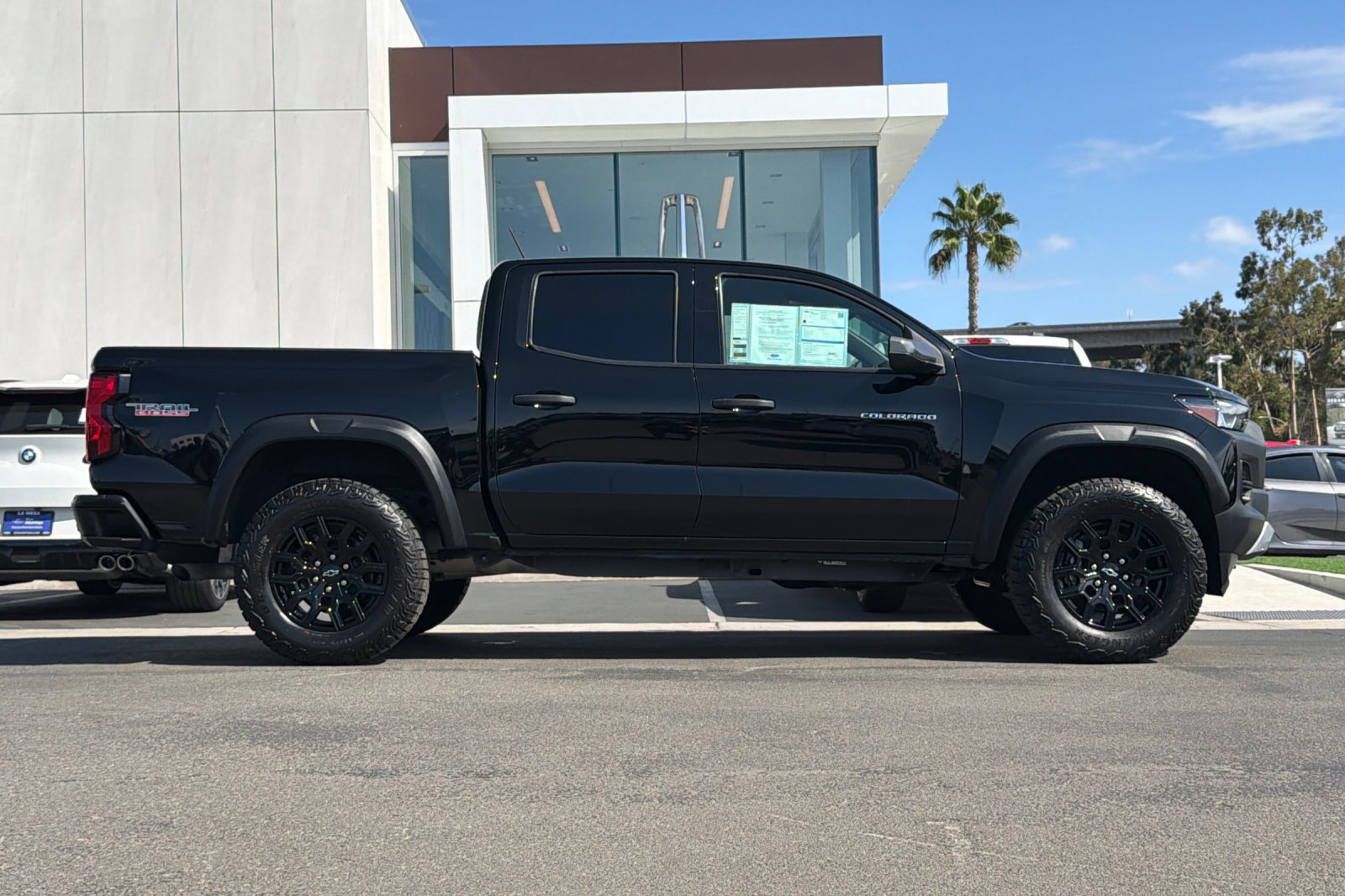Used 2025 Chevrolet Colorado Trail Boss AWD/4WD image 2