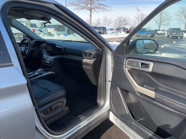 Certified 2022 Ford Explorer XLT w/ Equipment Group 202A image 23