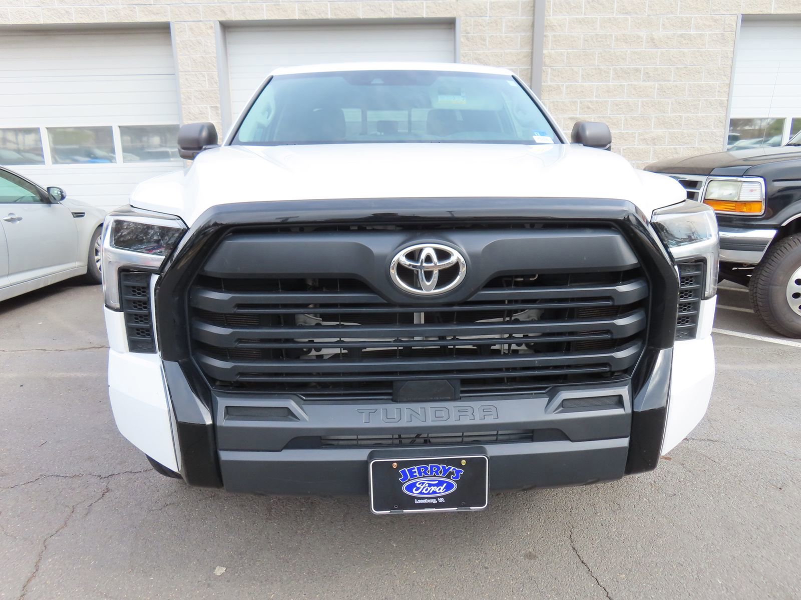 Used 2024 Toyota Tundra SR w/ SR Tow Package image 5
