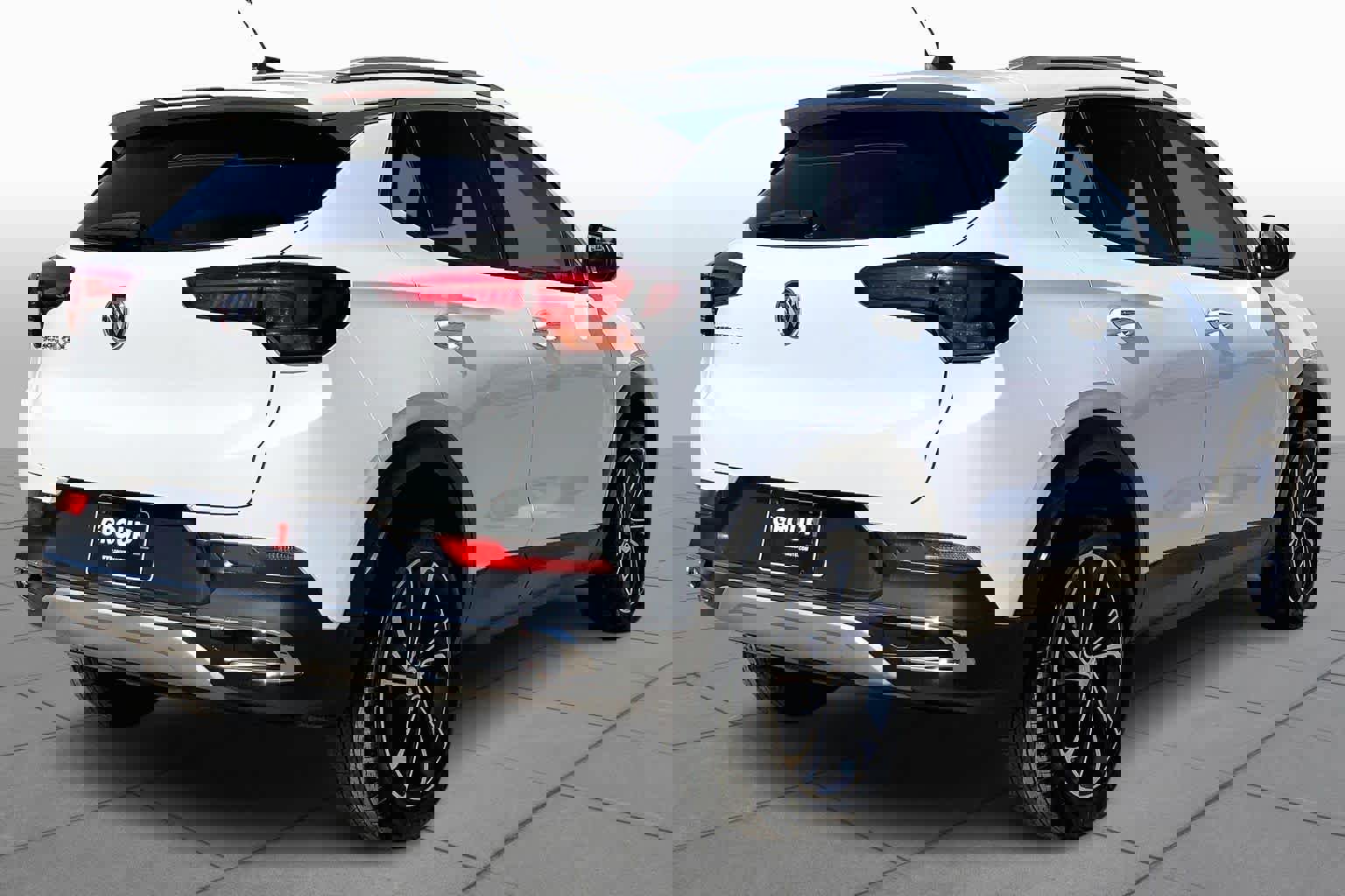 Used 2022 Buick Encore GX Essence image 3