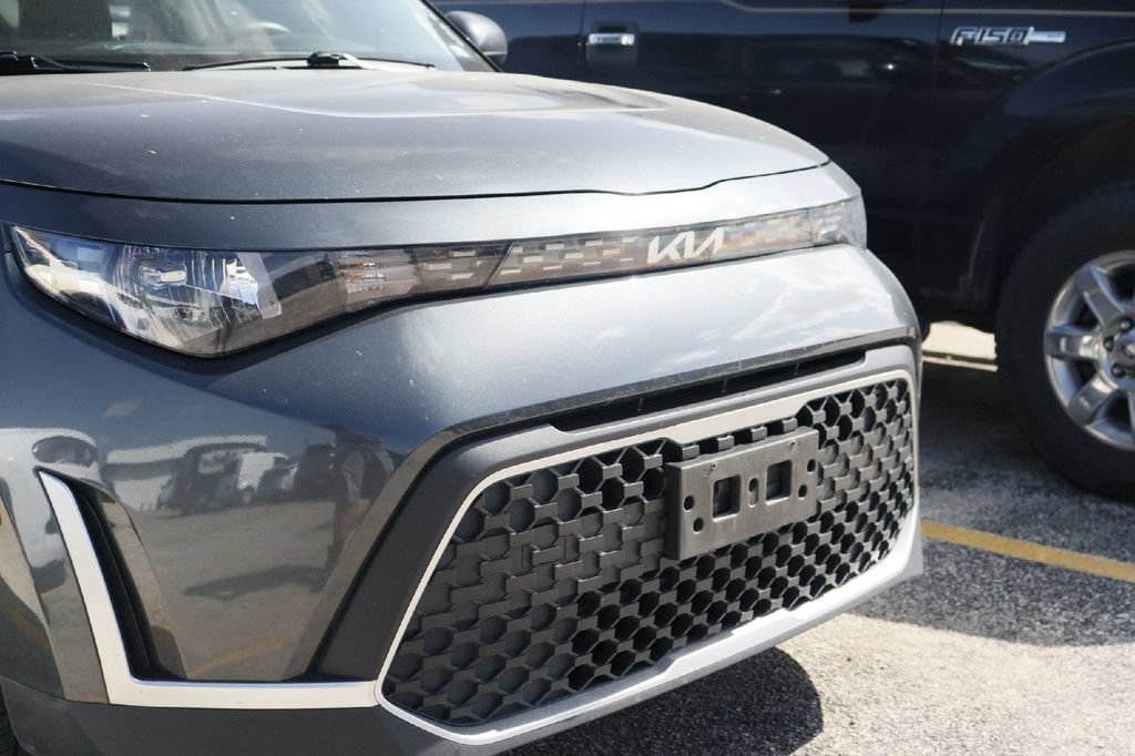 Used 2024 Kia Soul LX w/ Option Group 015 FWD image 3