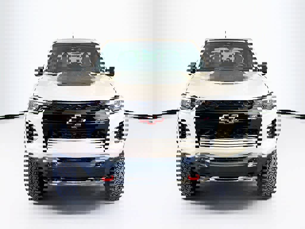 Used 2024 Chevrolet Colorado ZR2 w/ Safety Package image 8