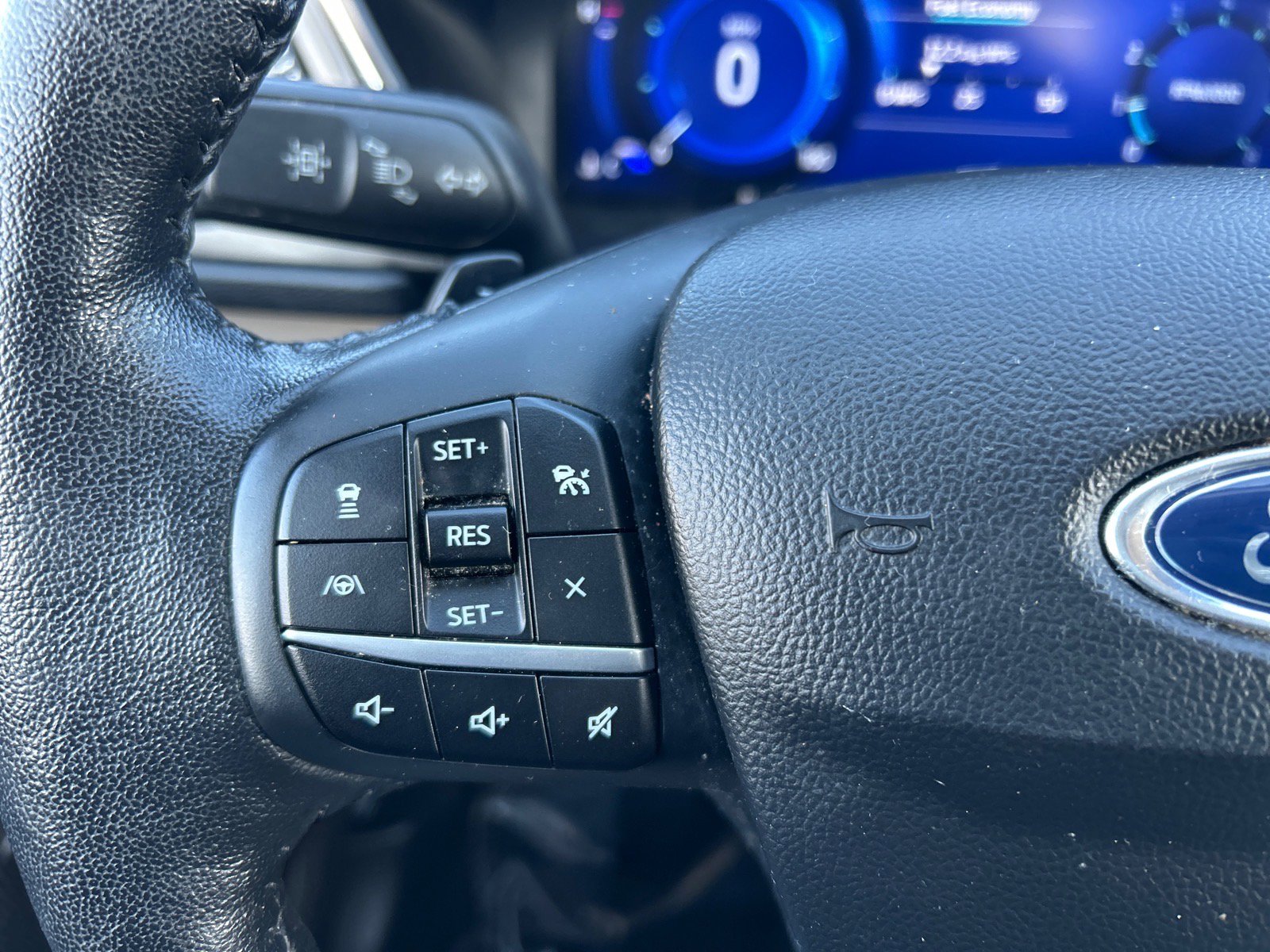 Certified 2020 Ford Escape Titanium image 25