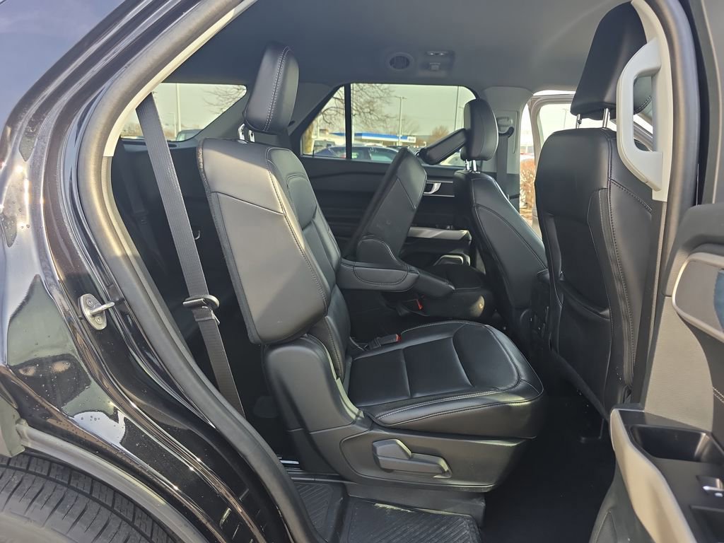 Certified 2024 Ford Explorer XLT w/ Equipment Group 202A image 40