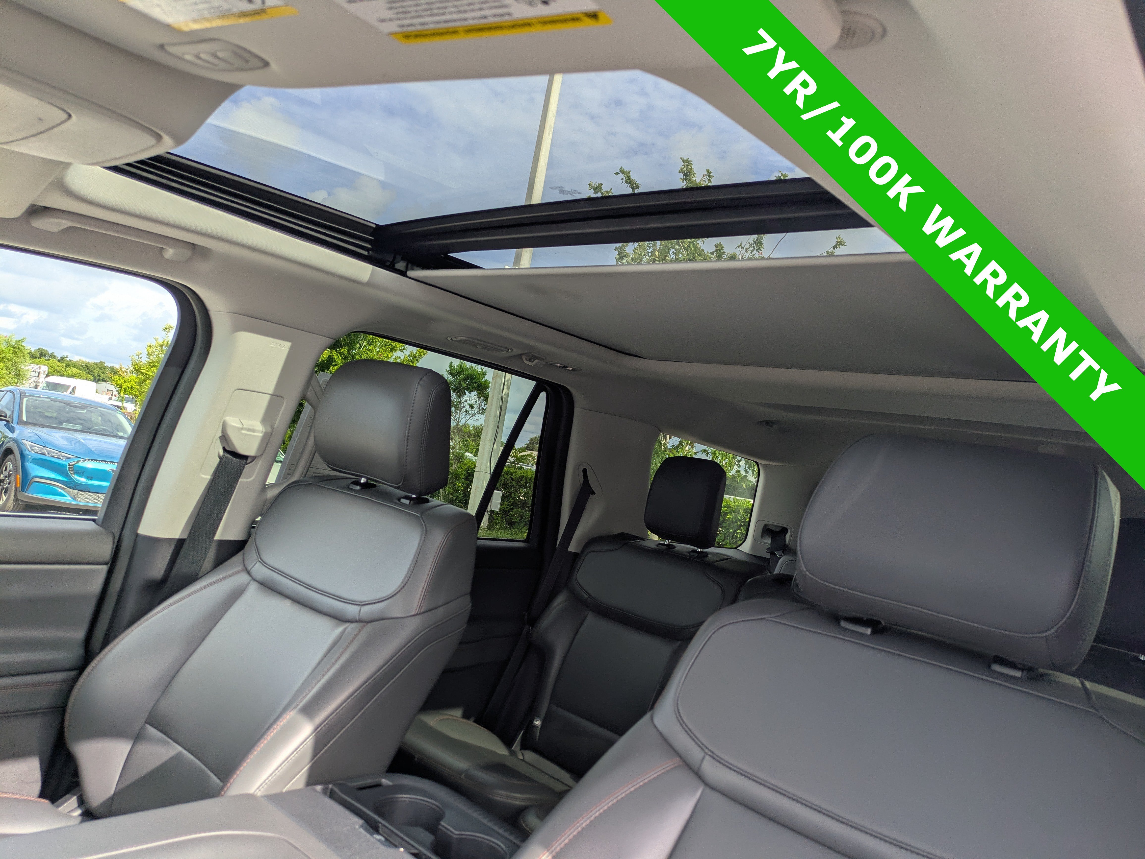 Certified 2025 Ford Expedition Active AWD/4WD image 33