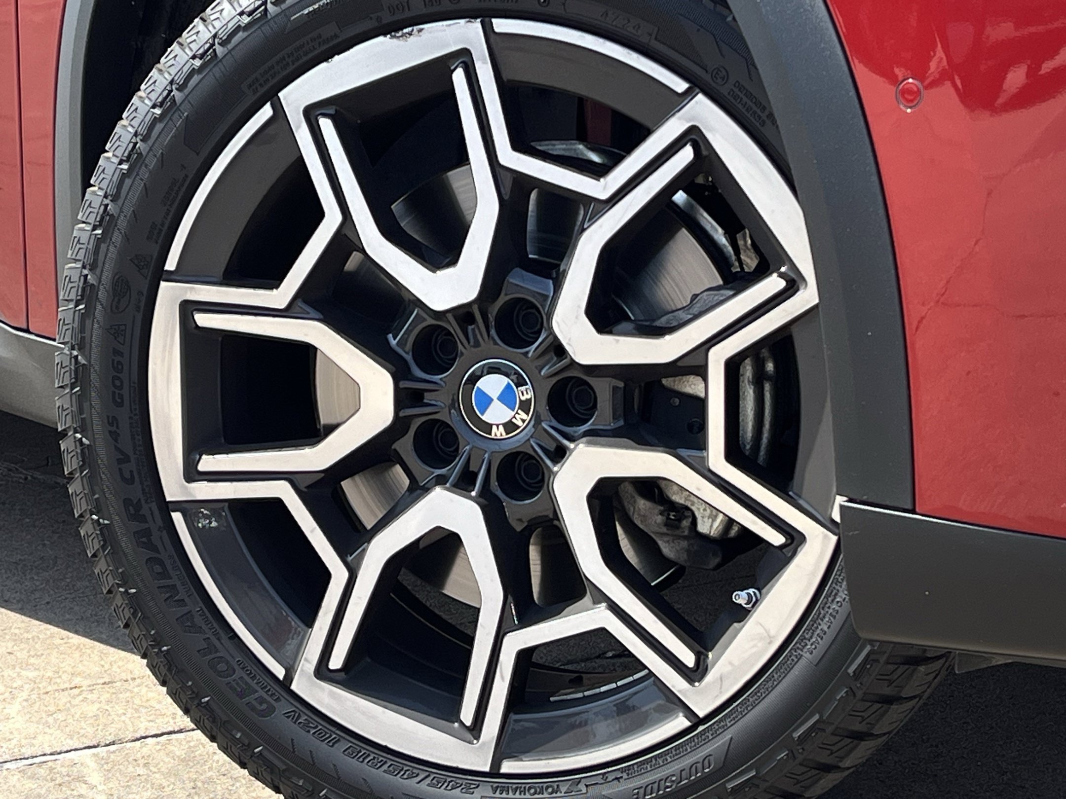 Used 2025 BMW X2 xDrive28i AWD/4WD image 12
