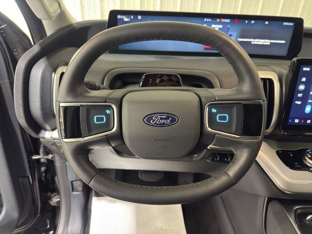 Certified 2025 Ford Expedition Active AWD/4WD image 3