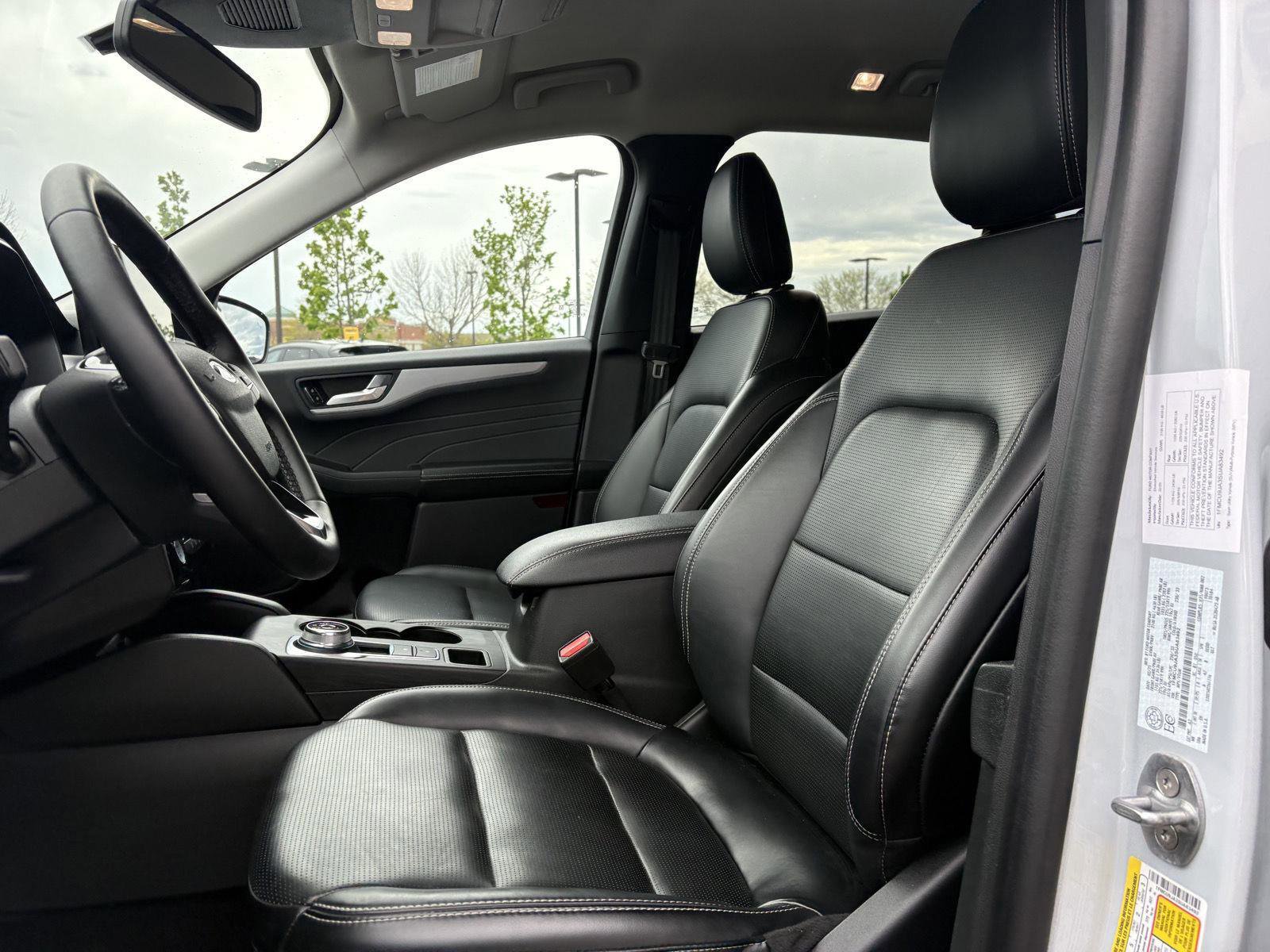 Certified 2025 Ford Escape Platinum AWD/4WD image 16