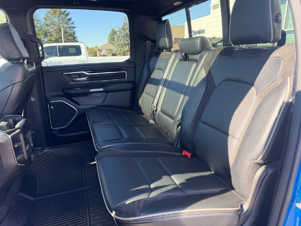 Used 2022 RAM 1500 Laramie AWD/4WD image 22