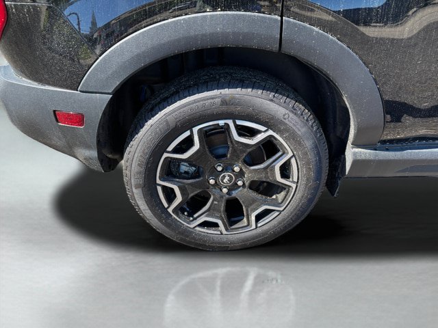 Certified 2025 Ford Bronco Sport Outer Banks w/ Outer Banks Tech Package+ AWD/4WD image 30