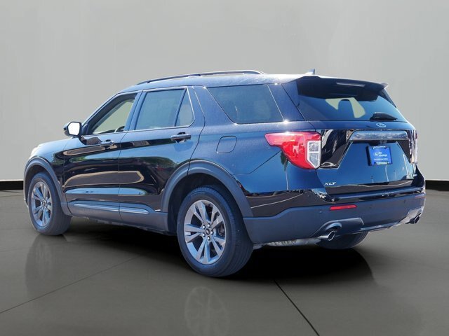 Certified 2022 Ford Explorer XLT w/ Equipment Group 202A AWD/4WD image 2