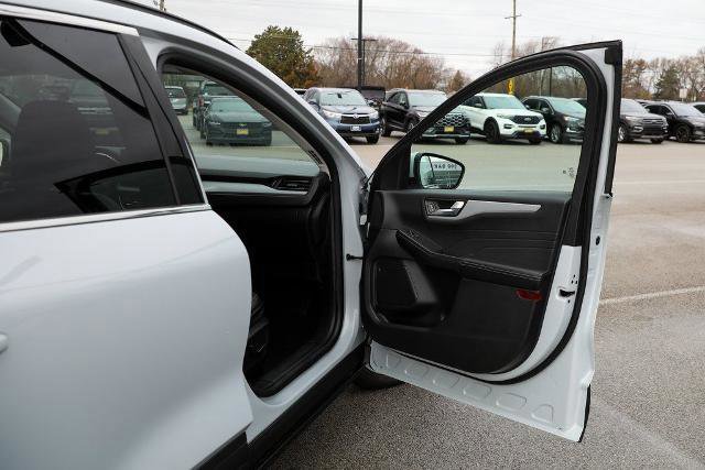 Certified 2025 Ford Escape Platinum image 24
