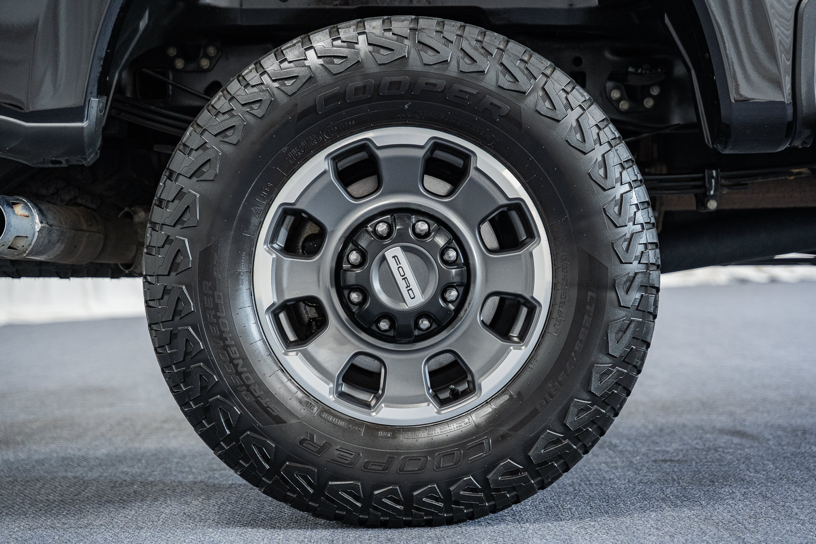 Certified 2024 Ford F350 Platinum w/ Tremor Off-Road Package AWD/4WD image 19