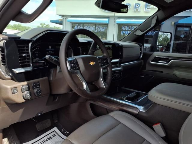 Used 2024 Chevrolet Silverado 3500 LTZ w/ LTZ Convenience Package image 8