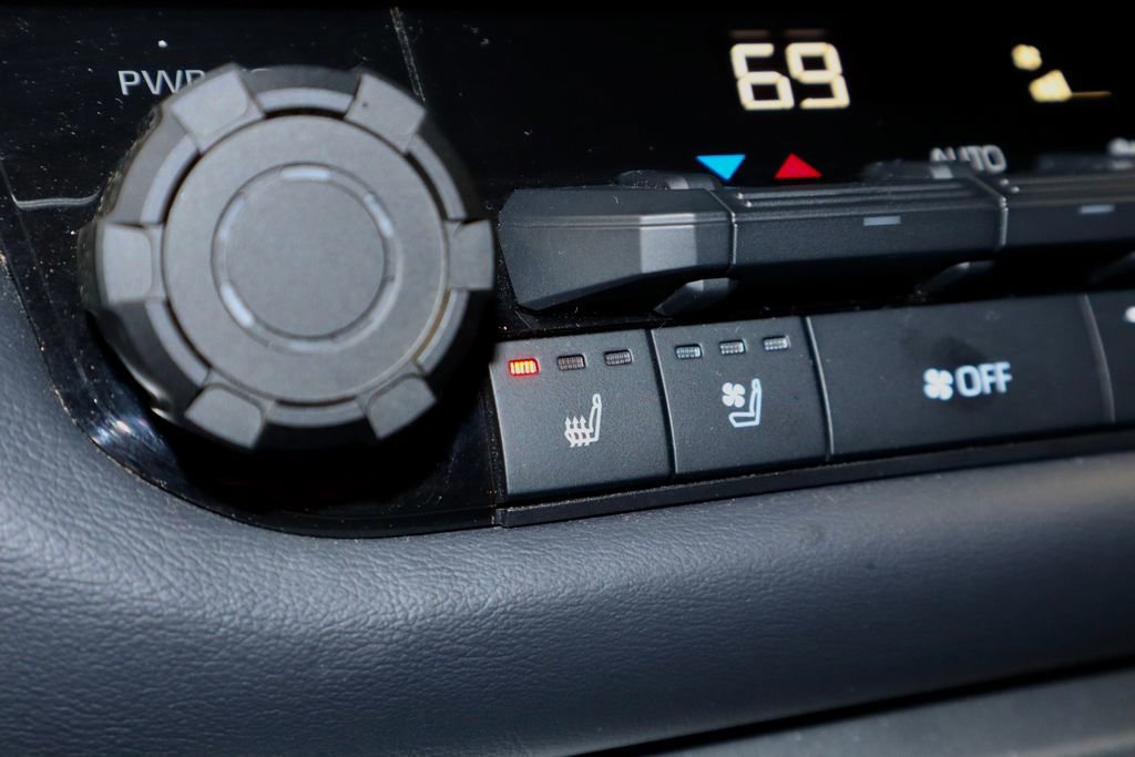 Used 2024 Toyota Tundra Platinum AWD/4WD image 11