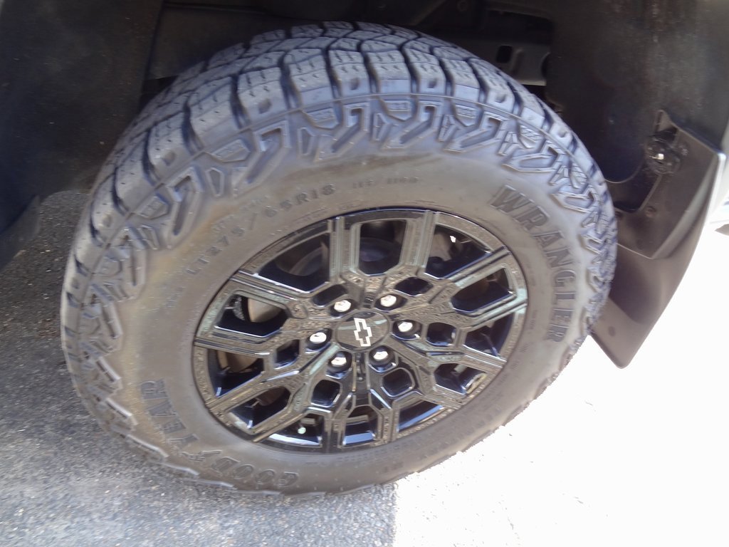 Used 2023 Chevrolet Colorado Trail Boss w/ Technology Package image 18