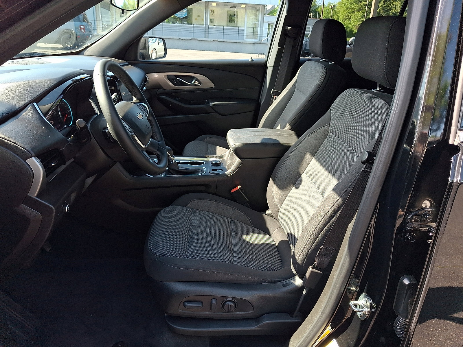 Used 2023 Chevrolet Traverse LT AWD/4WD image 15