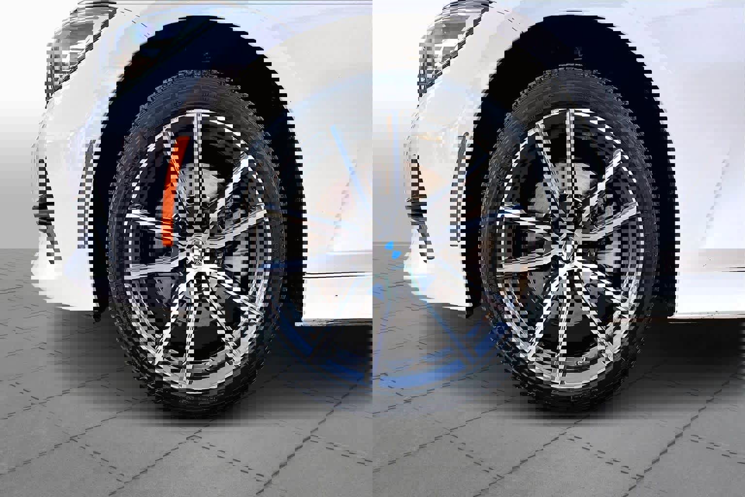 Used 2019 BMW 330i xDrive Sedan w/ Driving Assistance Package image 14