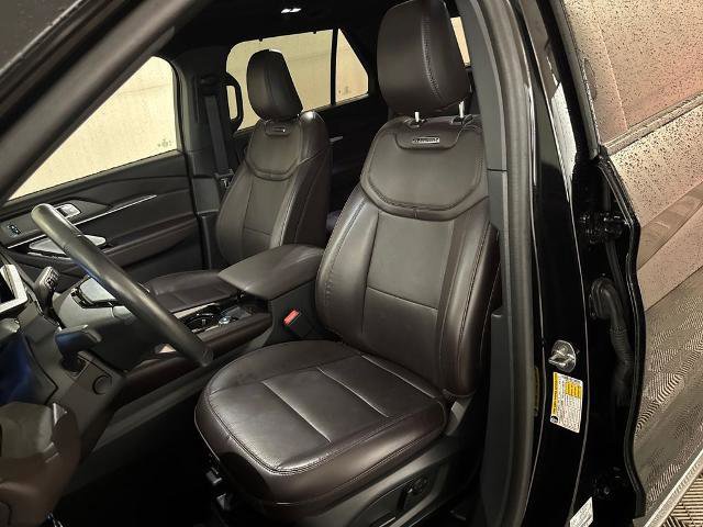 Certified 2025 Ford Explorer Platinum image 18