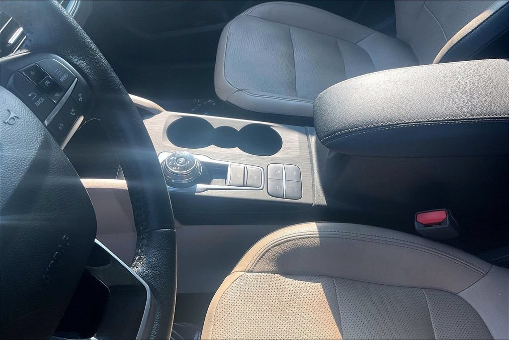 Certified 2020 Ford Escape Titanium AWD/4WD image 16