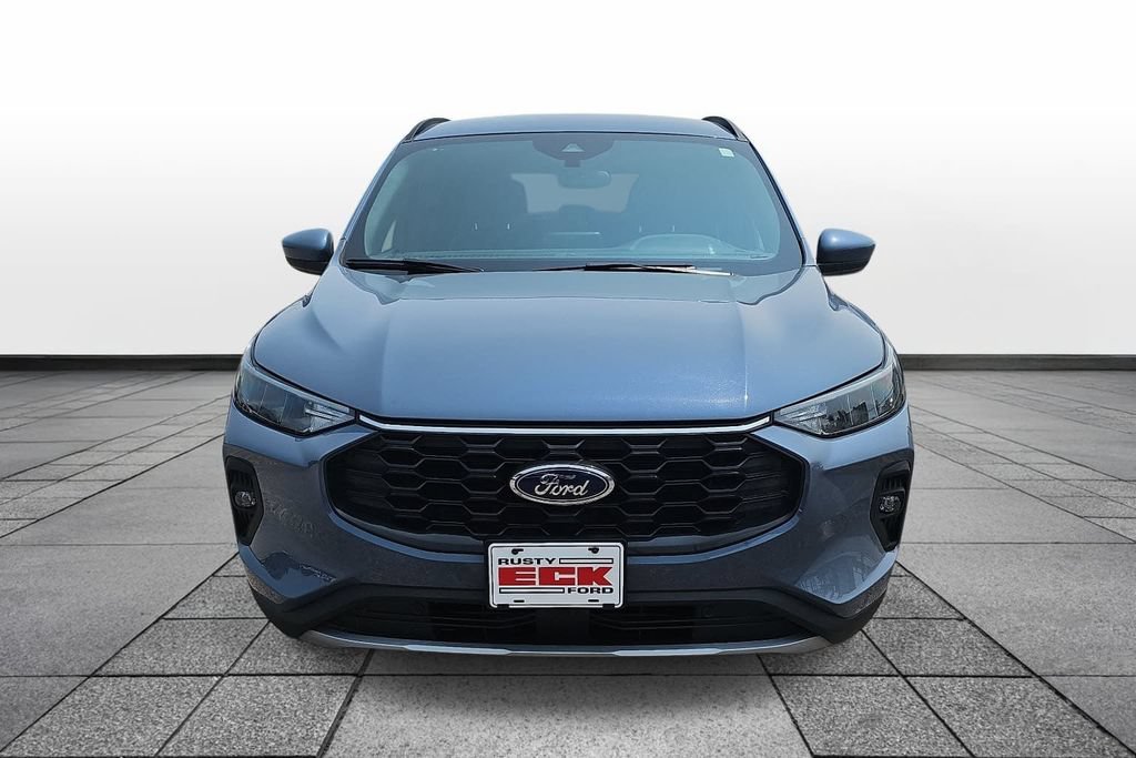 Certified 2025 Ford Escape ST-Line Select AWD/4WD image 2