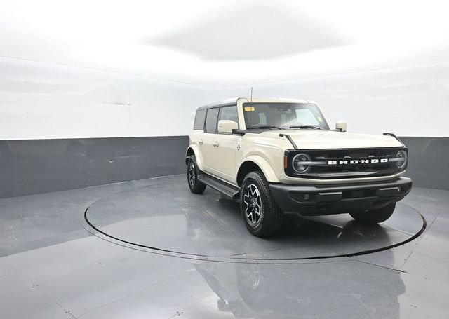 Certified 2025 Ford Bronco Outer Banks AWD/4WD image 2