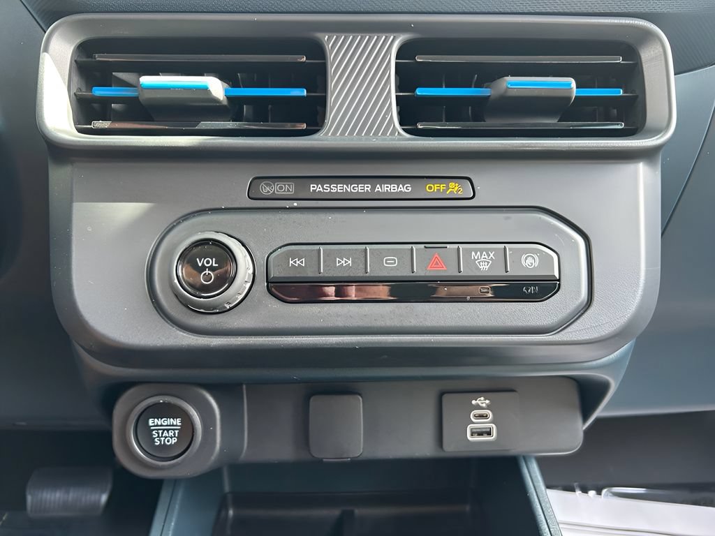 Certified 2025 Ford Maverick Lobo AWD/4WD image 15