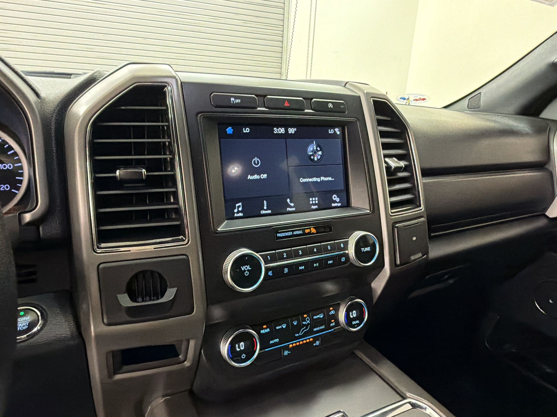 Certified 2019 Ford Expedition Max XLT RWD image 18
