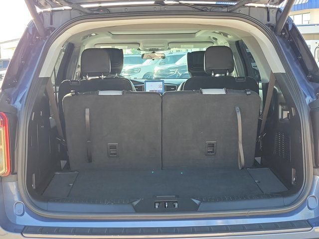 Certified 2021 Ford Explorer XLT w/ Equipment Group 202A RWD image 8