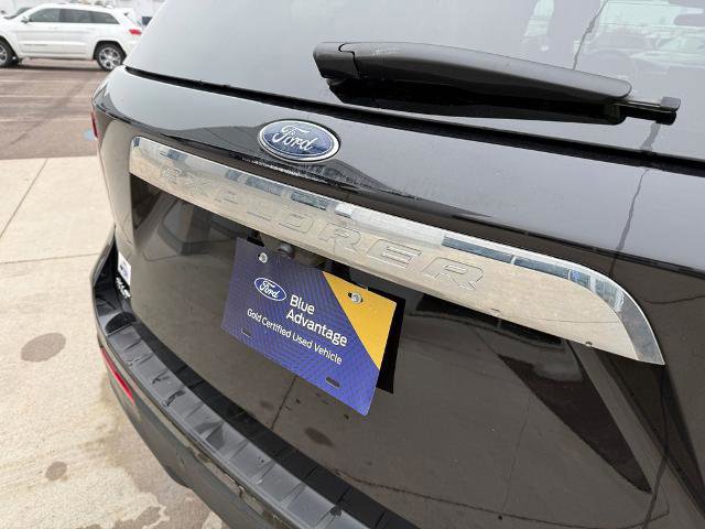 Certified 2024 Ford Explorer XLT w/ Class IV Trailer Tow Package image 12