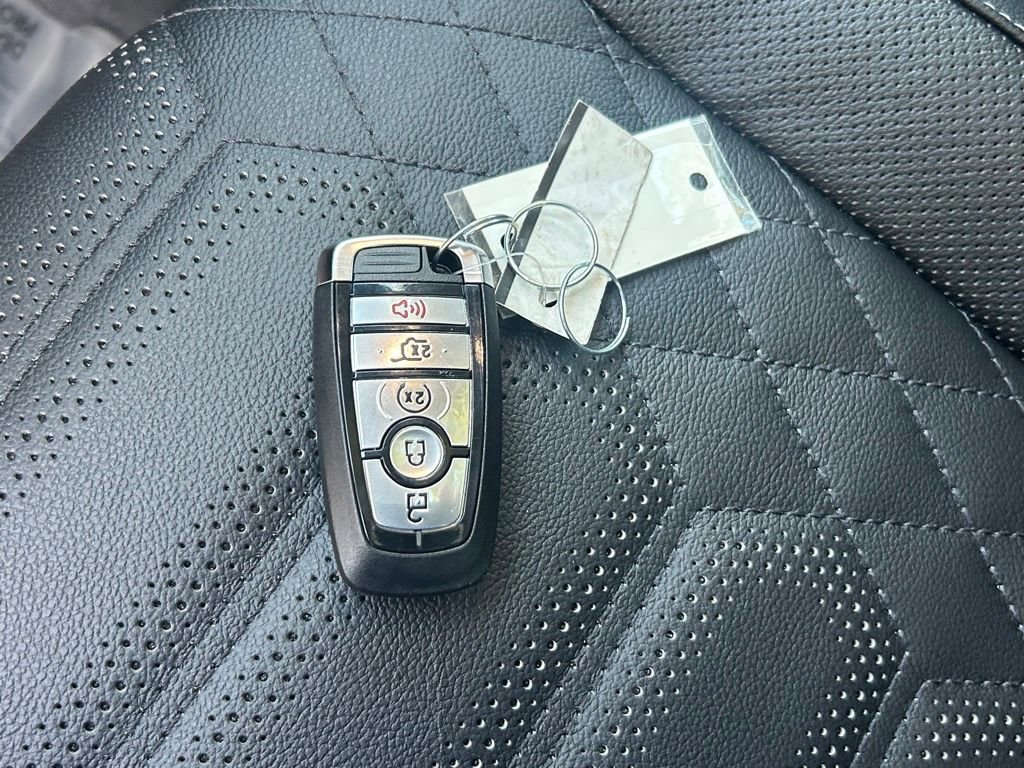 Certified 2024 Ford Escape SE w/ PHEV Premium Package image 44