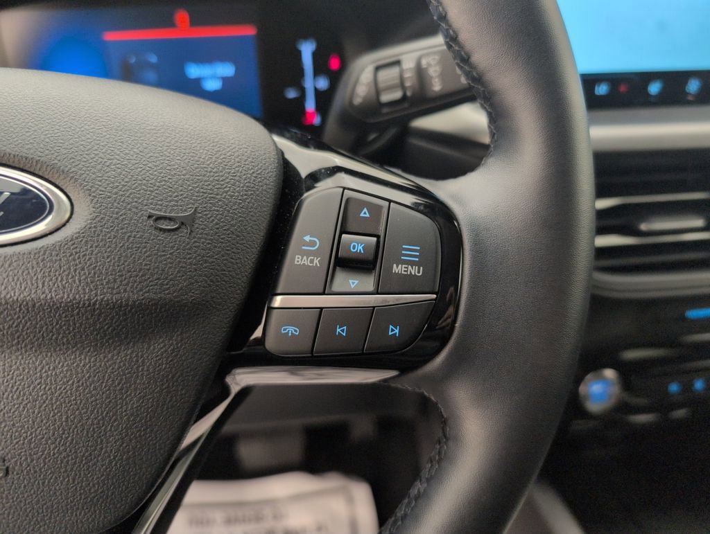 Certified 2025 Ford Escape SE image 41