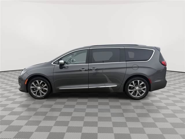 Used 2017 Chrysler Pacifica Limited FWD image 6