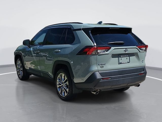 Used 2022 Toyota RAV4 XLE Premium AWD/4WD image 5