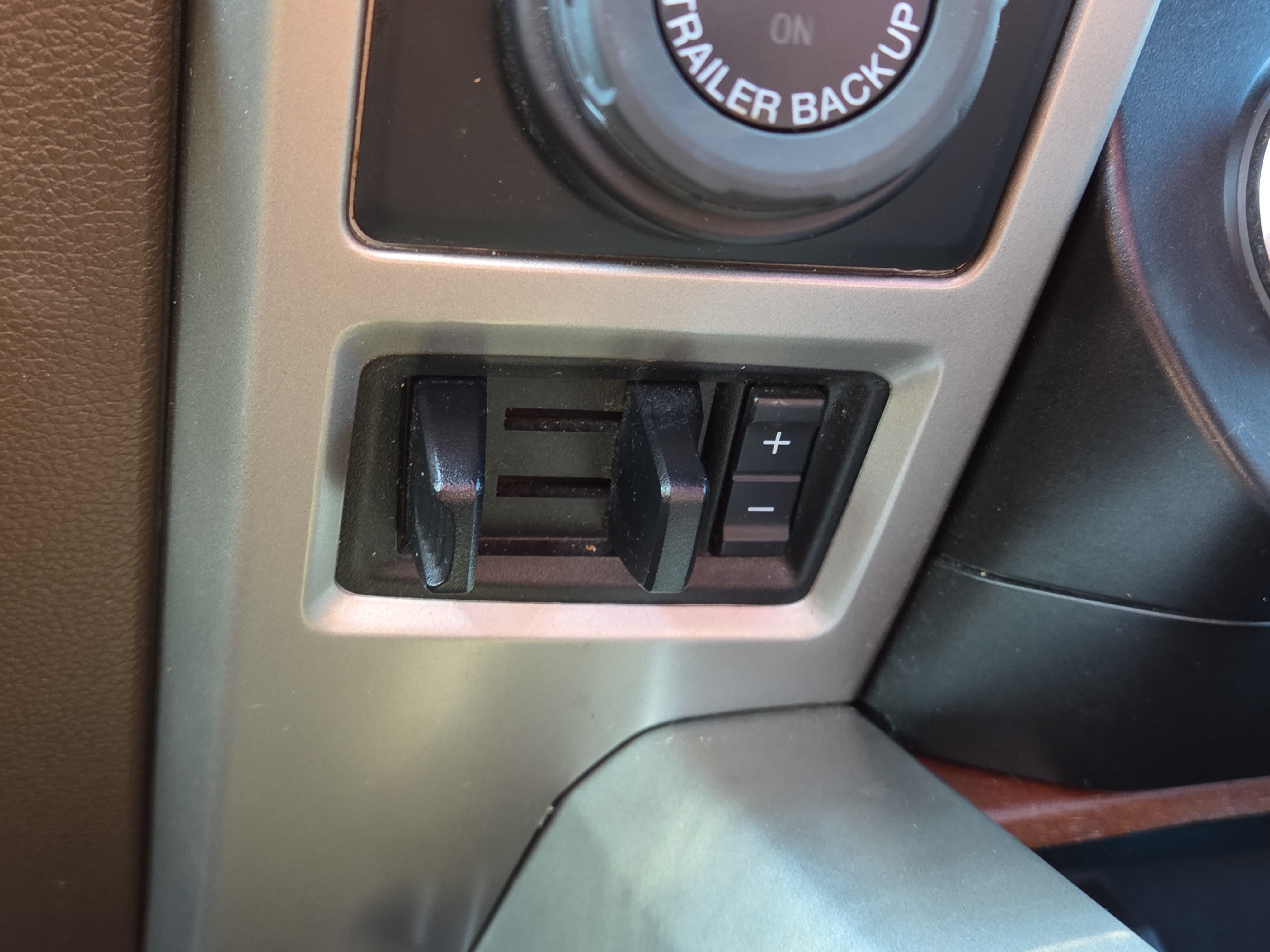 Certified 2019 Ford F150 King Ranch w/ Equipment Group 601A Luxury AWD/4WD image 27
