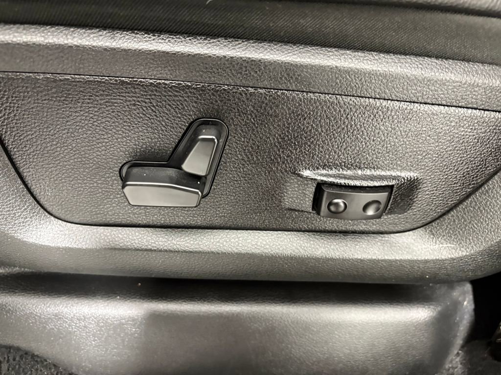 Used 2024 RAM 3500 Laramie w/ Towing Technology Group image 15