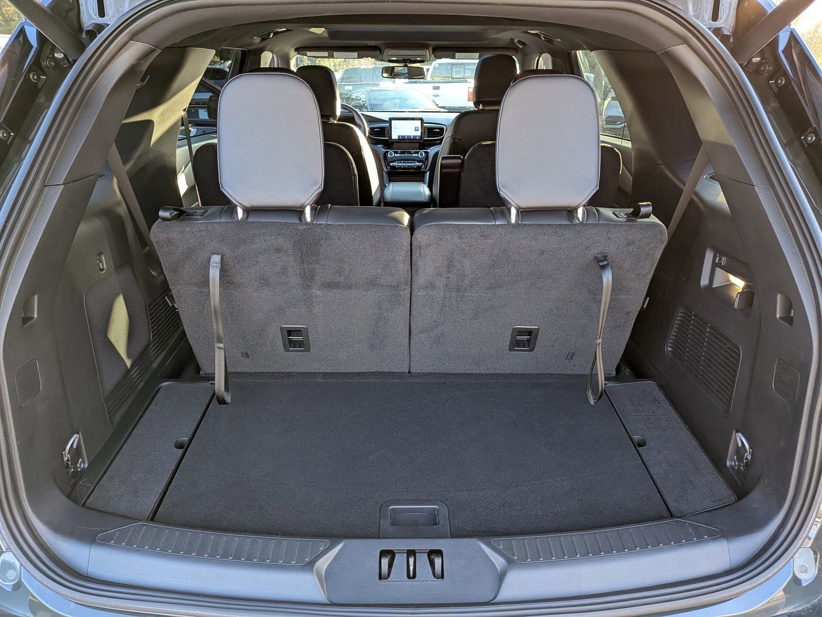 Certified 2023 Ford Explorer ST-Line w/ Class IV Trailer Tow Package image 14