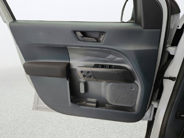 Certified 2025 Ford Maverick XL FWD image 20