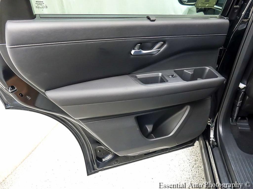 Used 2025 Nissan Pathfinder SL AWD/4WD image 22