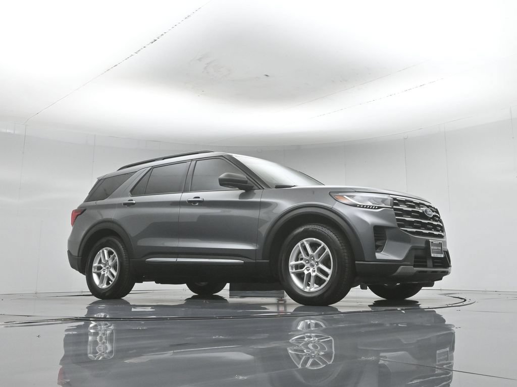 Certified 2025 Ford Explorer Active RWD image 54