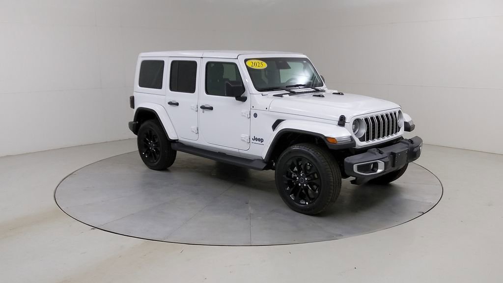 Used 2025 Jeep Wrangler Unlimited Sahara AWD/4WD image 10