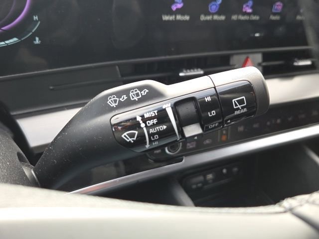 Used 2025 Kia Sportage EX image 42