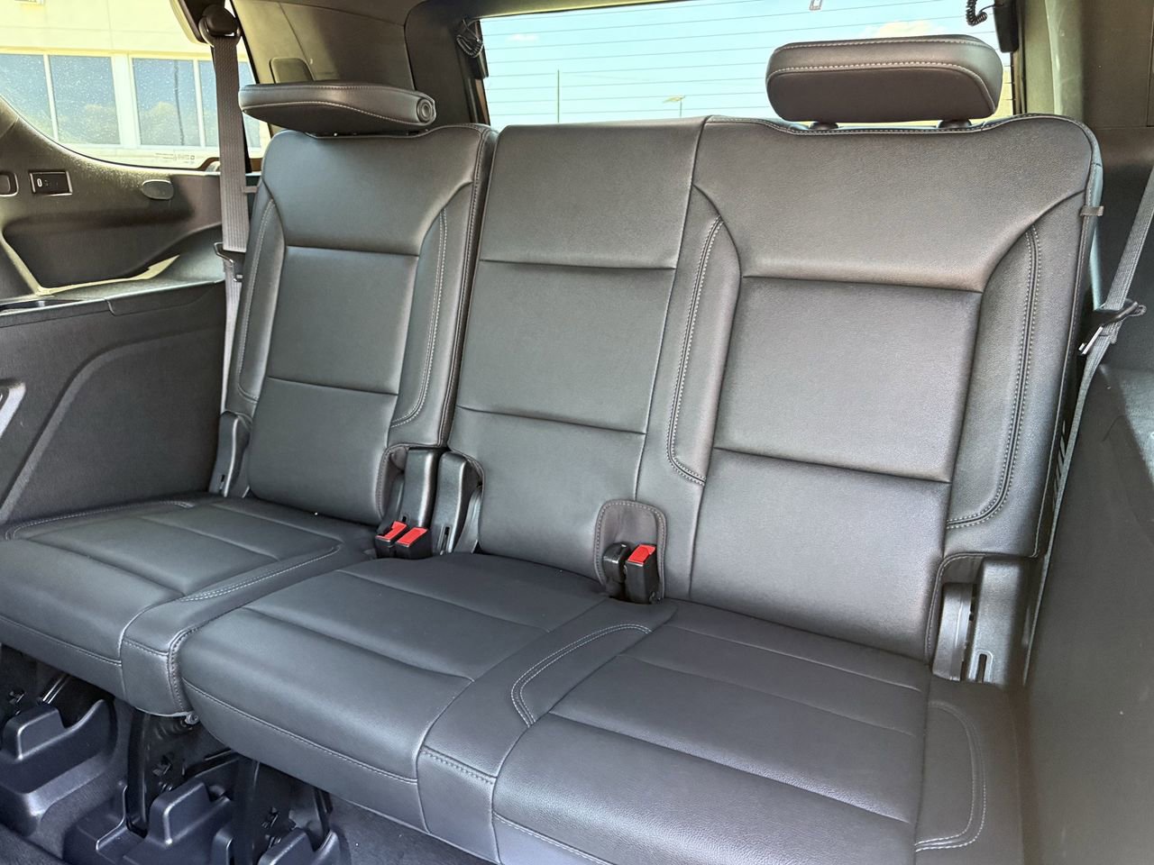 Used 2021 Chevrolet Tahoe Z71 w/ Luxury Package AWD/4WD image 26