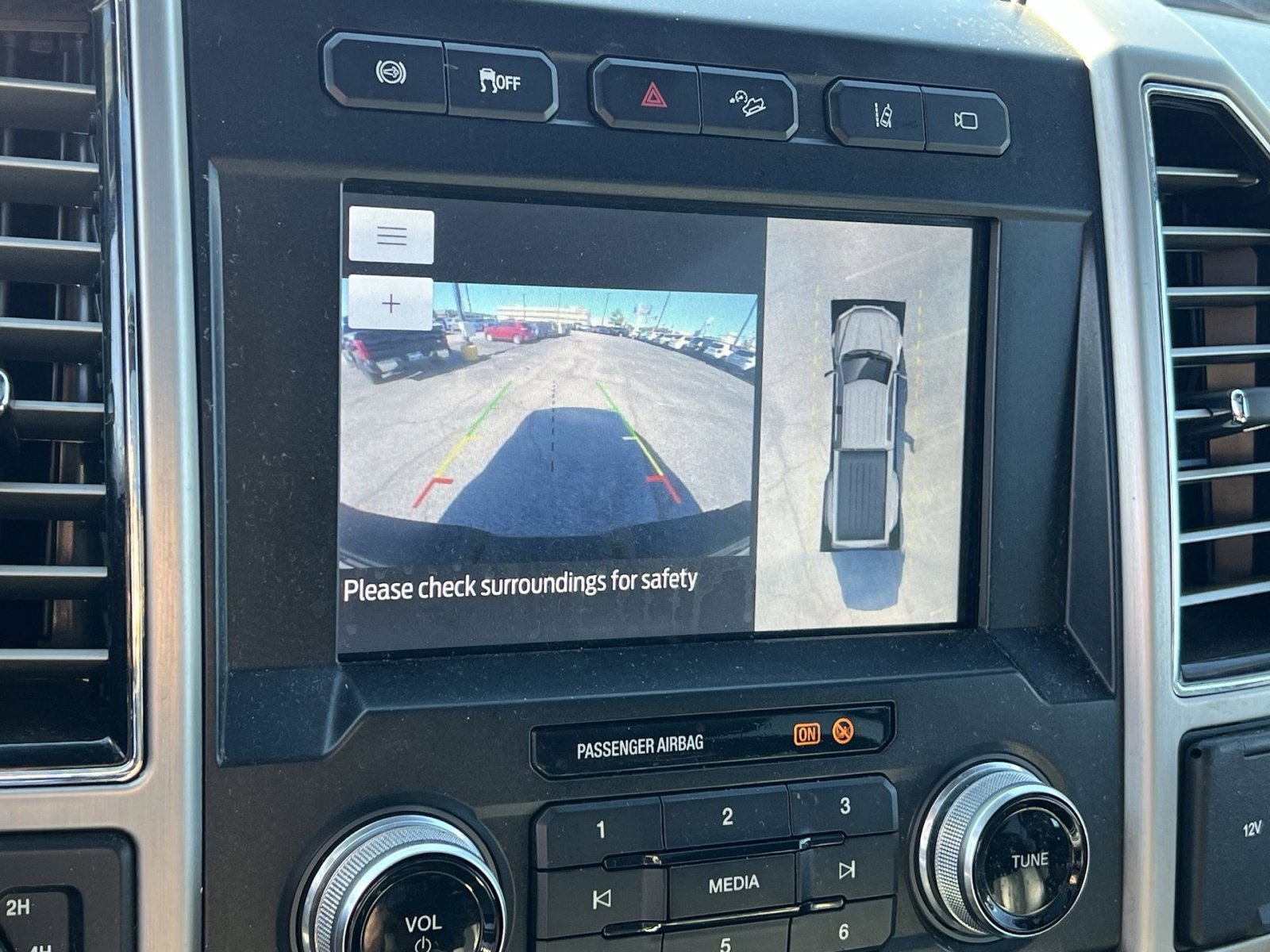 Certified 2020 Ford F450 Platinum w/ FX4 Off-Road Package AWD/4WD image 27