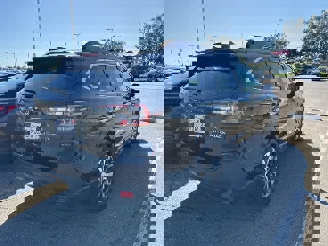 Used 2024 Subaru Outback Premium image 3